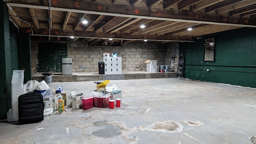 More Photos Of 114 N Main St, Goodlettsville Storefront Retail Office For Sale