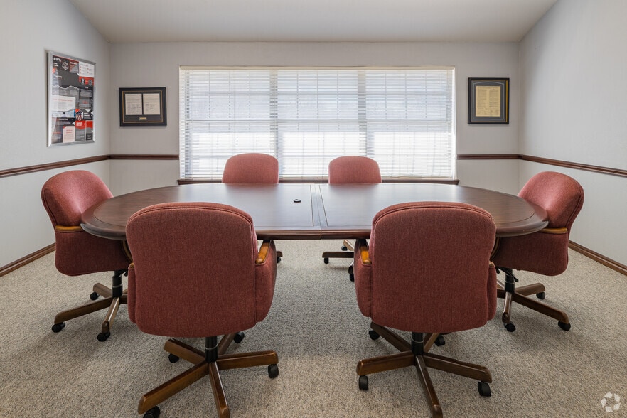 More Photos Of 1900 E 15th St, Edmond Office For Lease