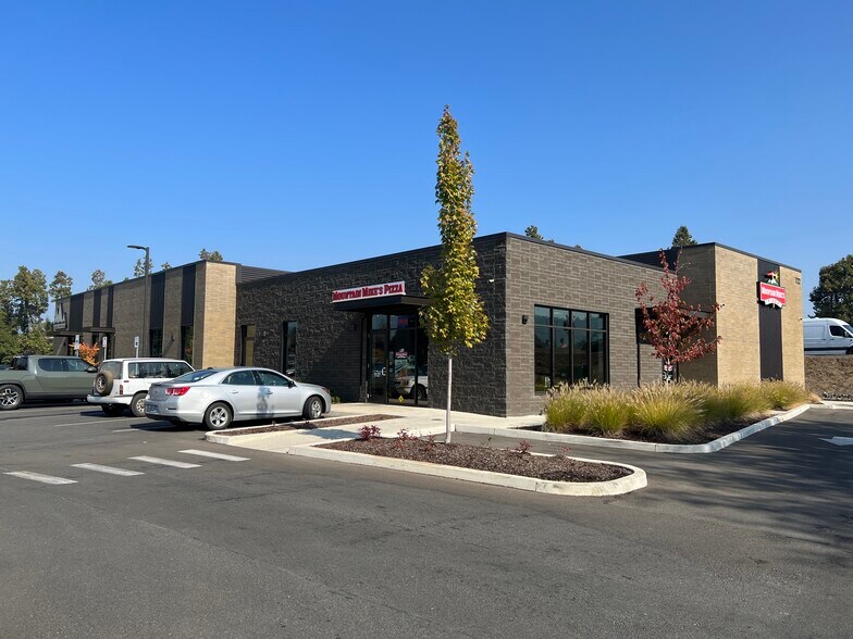Primary Photo Of 722 W Harvard Ave, Roseburg Storefront Retail Office For Sale