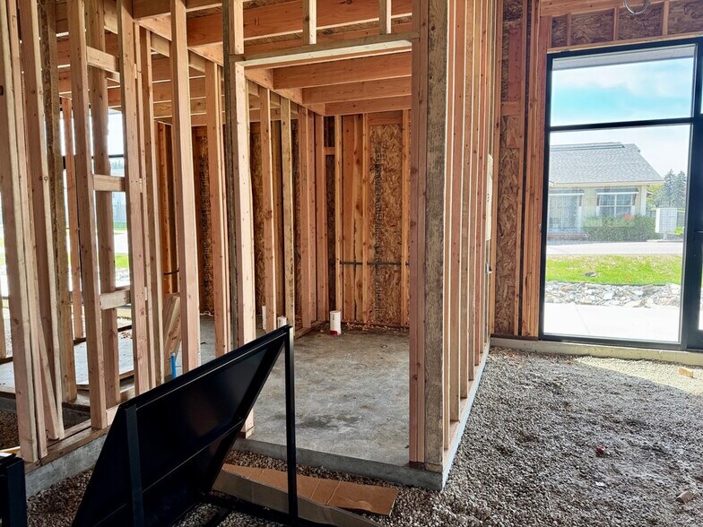 More Photos Of 101 Jewel Basin Ct, Bigfork Storefront Retail Office For Sale