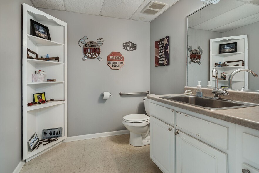 More Photos Of 201 Graves Rd, Goodlettsville Office For Sale