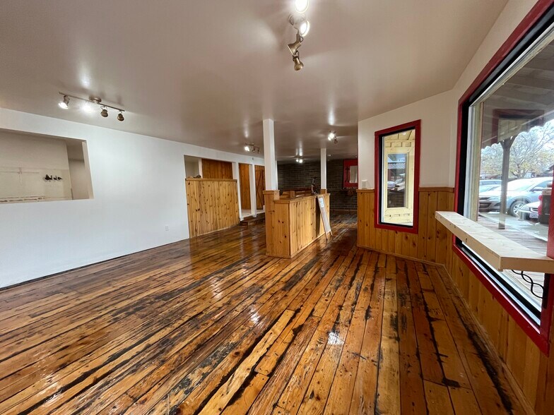 More Photos Of 164 Riverside Ave, Winthrop Restaurant For Lease