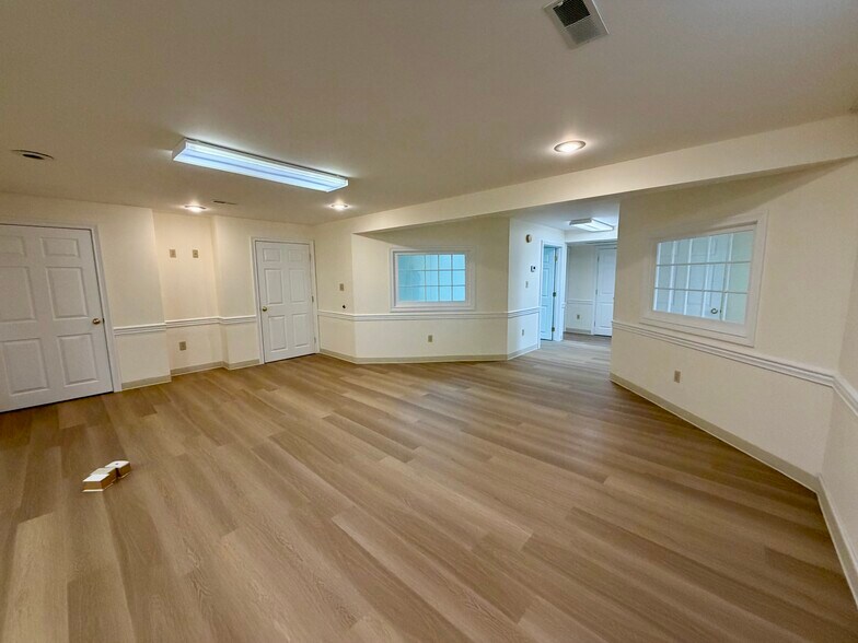 More Photos Of 102 Manor Ave, Bardstown Office For Sale