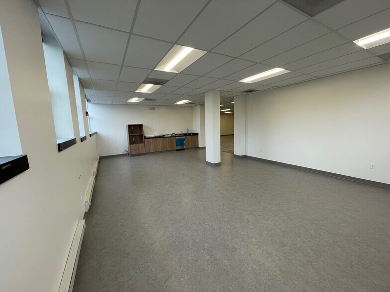 More Photos Of 21111 Chagrin Blvd, Beachwood Office For Lease