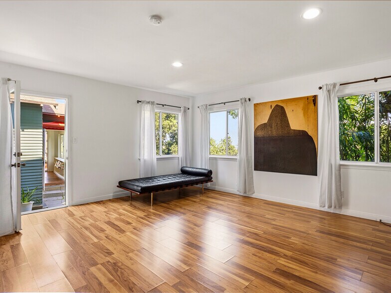 More Photos Of 1825 Altivo Way, Los Angeles Multifamily For Sale