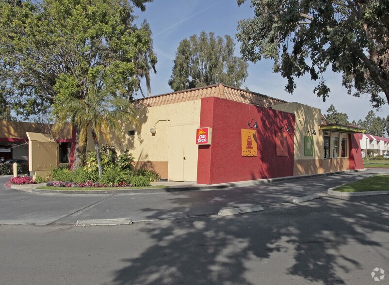 More Photos Of 1740 E Dyer Rd, Santa Ana Fast Food For Lease