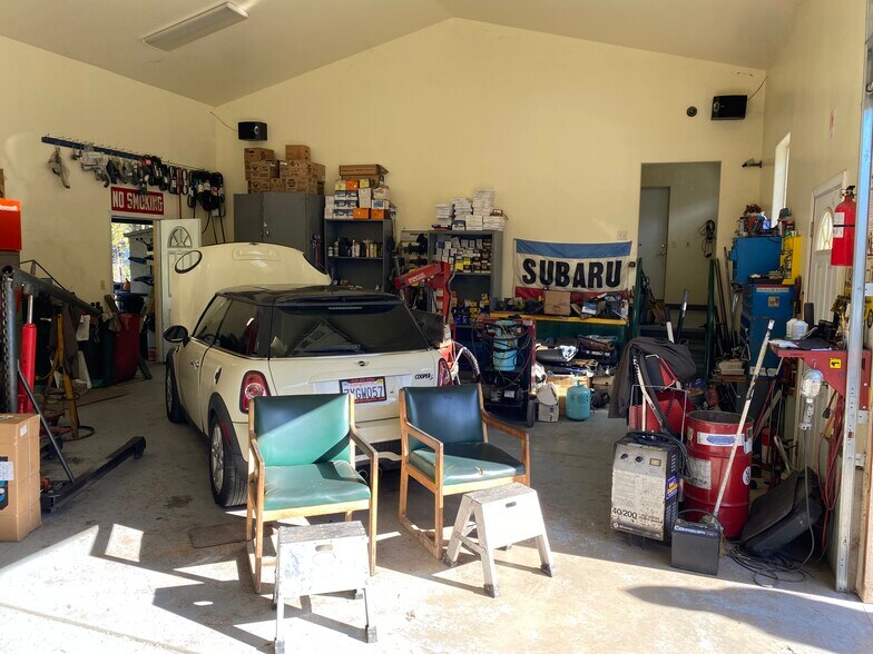 More Photos Of 4875 Black Oak Mine Rd, Garden Valley Auto Dealership For Sale