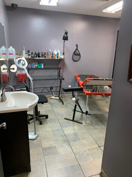 More Photos Of 1239 Russell Pkwy, Warner Robins Office For Sale