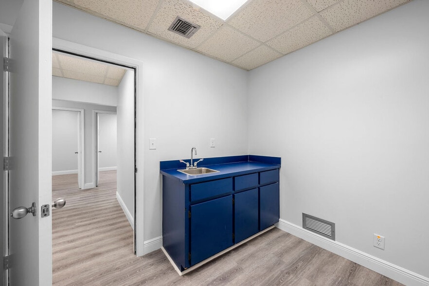 More Photos Of 1801 SE Hillmoor Dr, Port Saint Lucie Medical For Lease