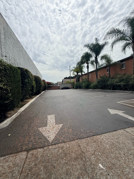 More Photos Of 4330 S Broadway, Los Angeles Hotel For Sale