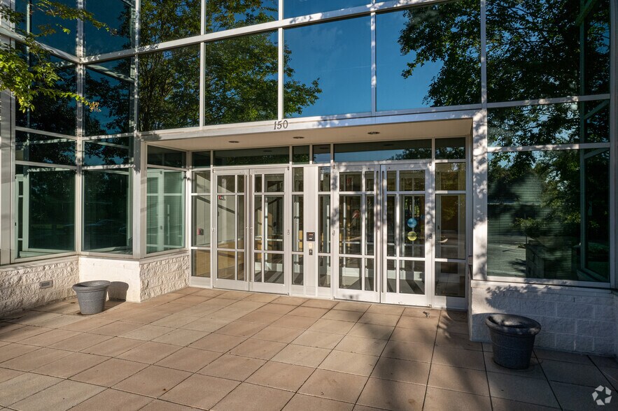 More Photos Of 150 Riverside Pky, Fredericksburg Coworking Space