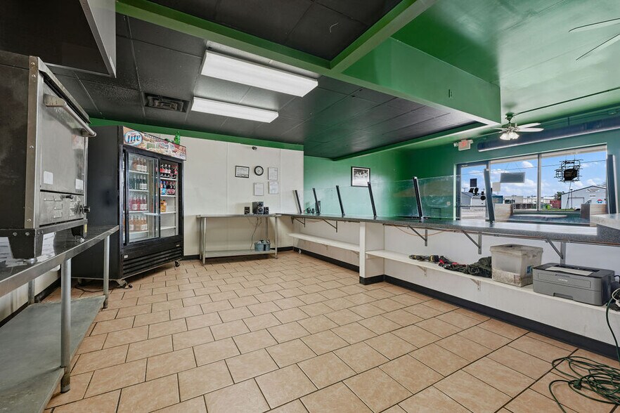 More Photos Of 1951-1981 S 8th St, Wisconsin Rapids General Retail For Sale