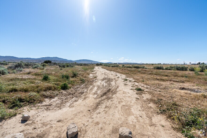 More Photos Of 39415 8th St E, Palmdale Distribution For Sale