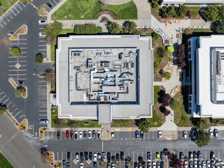 More Photos Of 1400 Bridge Pky, Redwood City Research And Development For Lease