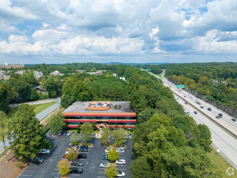 More Photos Of 9755 Dogwood Rd, Roswell Office For Lease