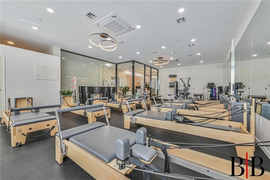 More Photos Of 6322 20th Ave, Brooklyn Storefront For Sale