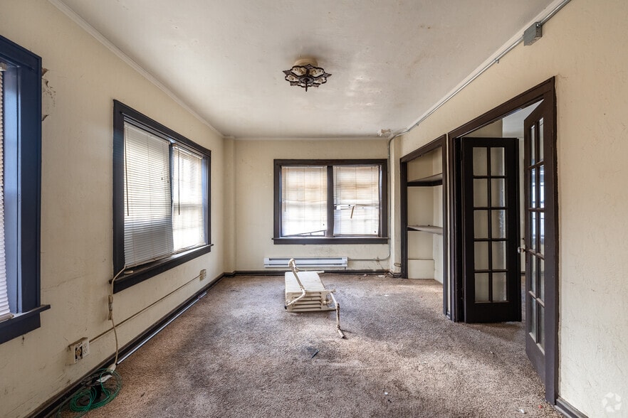 More Photos Of 222 E Elm St, Wichita Apartments For Sale