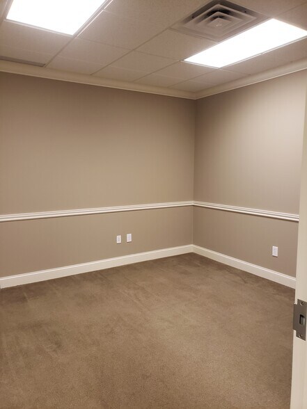 More Photos Of 31320 solon Rd, Solon Office For Sale