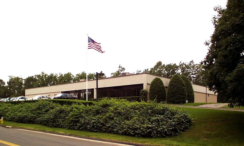 More Photos Of 8 Forest Pky, Shelton Manufacturing For Lease