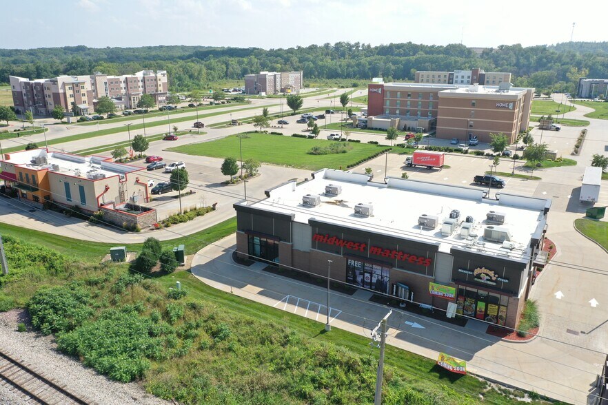 More Photos Of 746 Coral Ridge Ave, Coralville General Retail For Sale