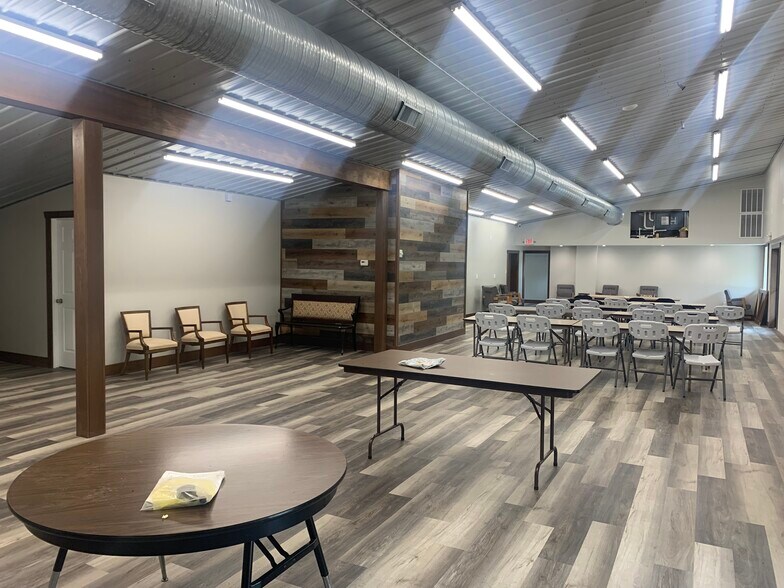 More Photos Of 4291 Manchester Ave NW, North Lawrence Office For Sale