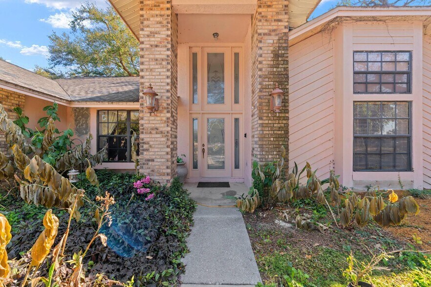More Photos Of 2501 E Diana St, Tampa Office Residential For Sale