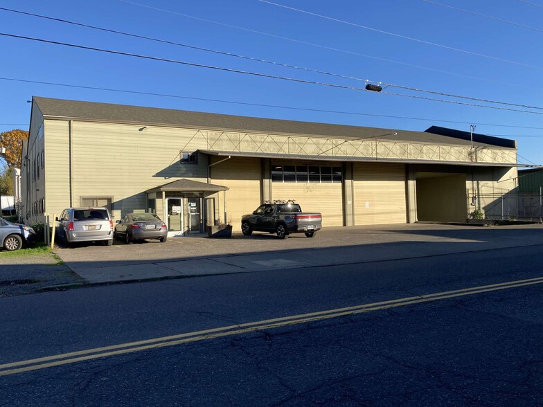 Primary Photo Of 4720 SE 26th Ave, Portland Distribution For Lease