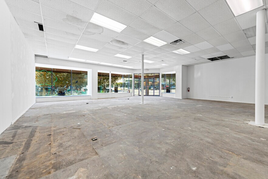 More Photos Of 240 Huron Ave, Port Huron Storefront For Lease