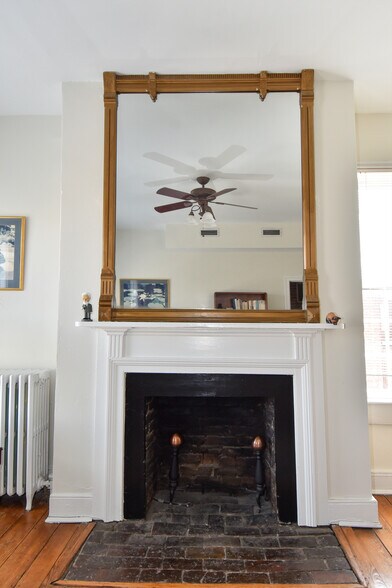 More Photos Of 109-111 S Fairfax St, Alexandria Office For Sale