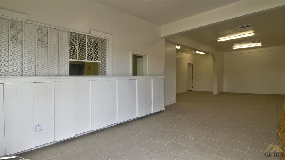 More Photos Of 530 Union Ave, Bakersfield Storefront Retail Office For Sale