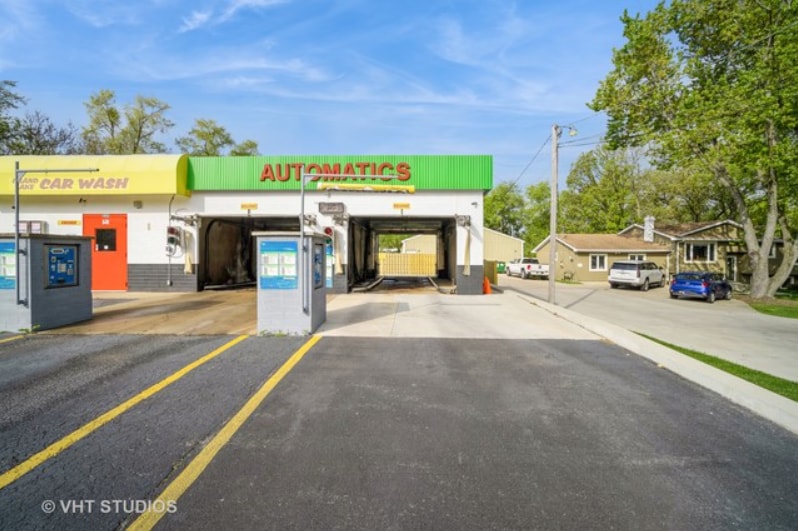 More Photos Of 235 W State Rd, Island Lake Carwash For Sale