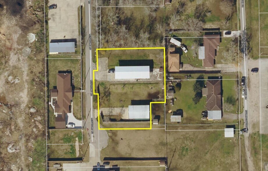 Primary Photo Of 3733 Rest Home Rd, Pearland Flex For Sale