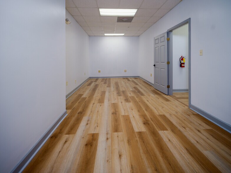 More Photos Of 621-625 Huntsman Ct, Gastonia Medical For Lease