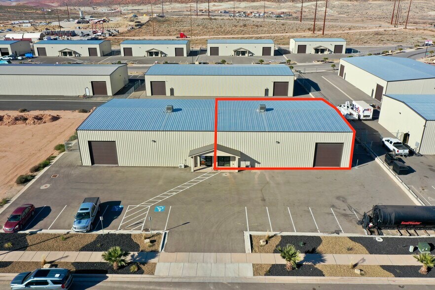 More Photos Of 904 S 5645 W, Hurricane Warehouse For Lease
