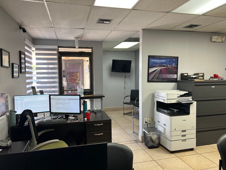 More Photos Of 6900-6936 NW 72nd Ave, Miami Warehouse For Lease