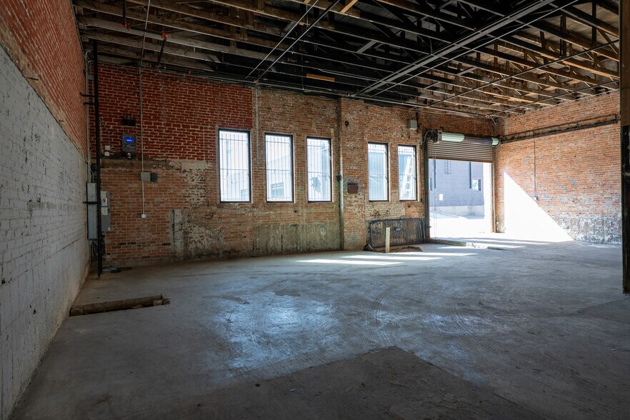 More Photos Of 2808 Commerce St, Dallas Restaurant For Sale