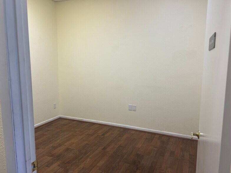 More Photos Of 4740-4780 US Highway 19, New Port Richey Unknown For Lease