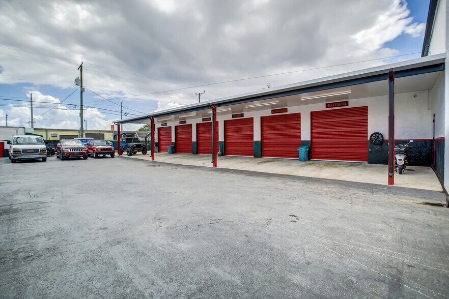 More Photos Of 530 S Dixie Hwy W, Pompano Beach Auto Repair For Sale