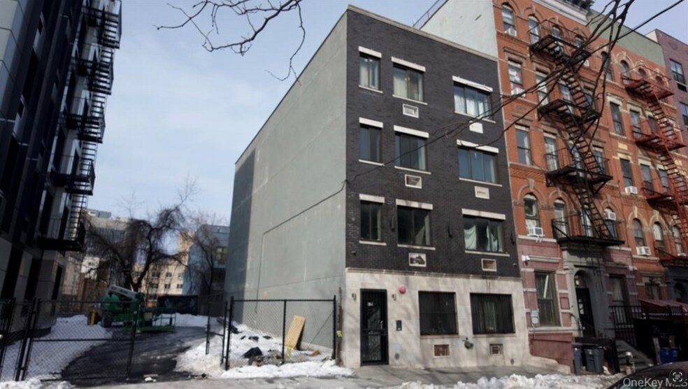 Primary Photo Of 915 Eagle Ave, Bronx Apartments For Sale