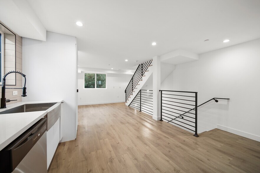 More Photos Of 171 S Hoover St, Los Angeles Apartments For Sale