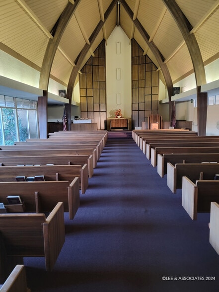 More Photos Of 3525 Elm Ave, Long Beach Showroom For Sale