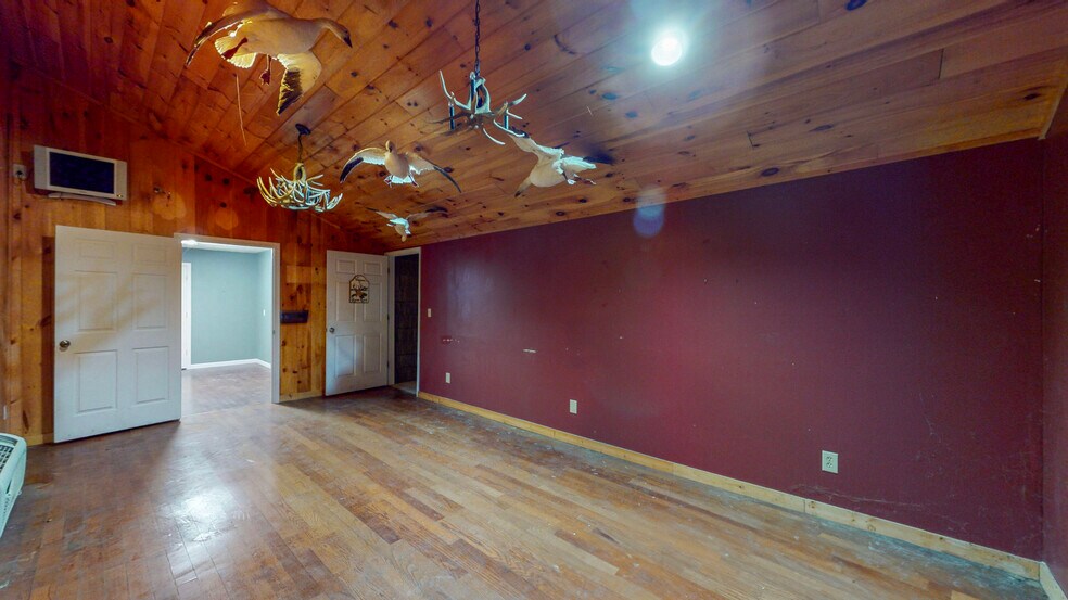 More Photos Of 5534/5546 Waterlevel Hwy, Cleveland Light Distribution For Sale