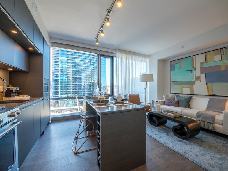 More Photos Of 1800 N Lynn St, Arlington Apartments For Lease