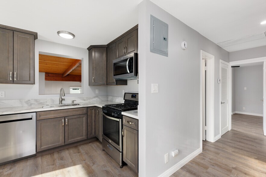 More Photos Of 7128 E Hyatt St, San Diego Apartments For Sale