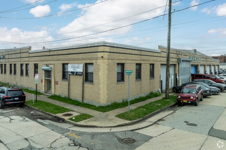 Primary Photo Of 32 Intersection St, Hempstead Warehouse For Lease