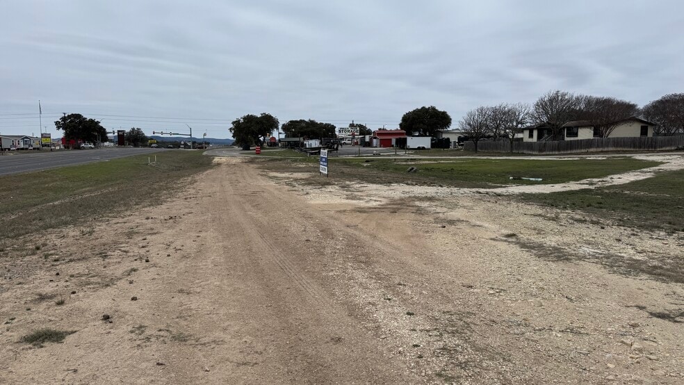 More Photos Of 4077 Highway 16 S, Bandera Land For Lease