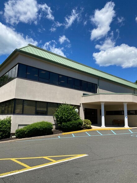More Photos Of 345 N Main St, New City Office For Sale