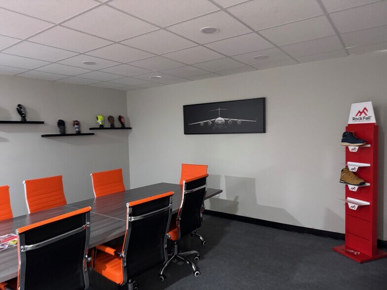 More Photos Of 205 Old Perry Rd, Bonaire General Retail For Sale