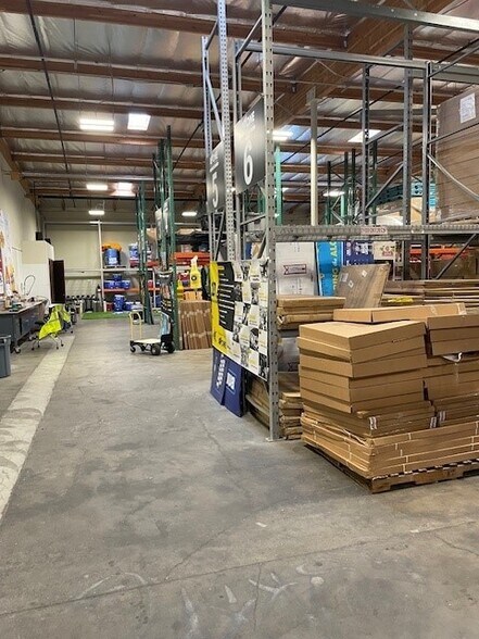 More Photos Of 2082 E Gladwick St, Rancho Dominguez Warehouse For Lease