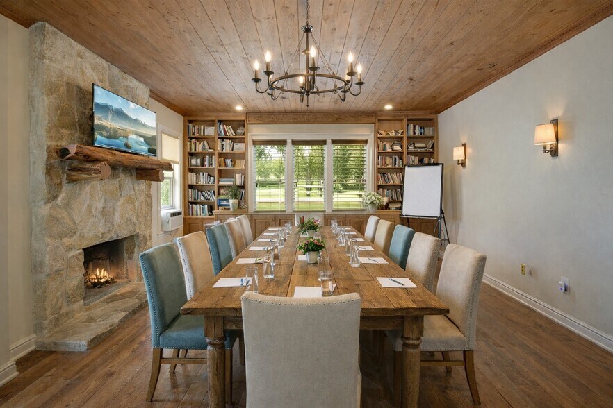 More Photos Of 23351 Ranch to Market 150 rd, Driftwood Specialty For Sale